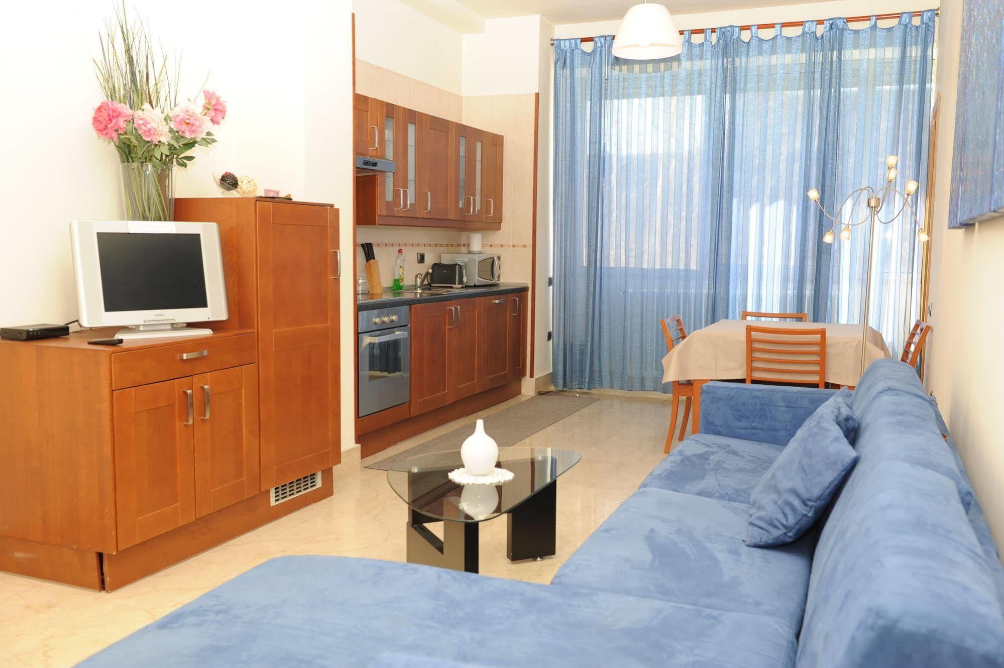 Lux Appartamenti Rome Exterior photo